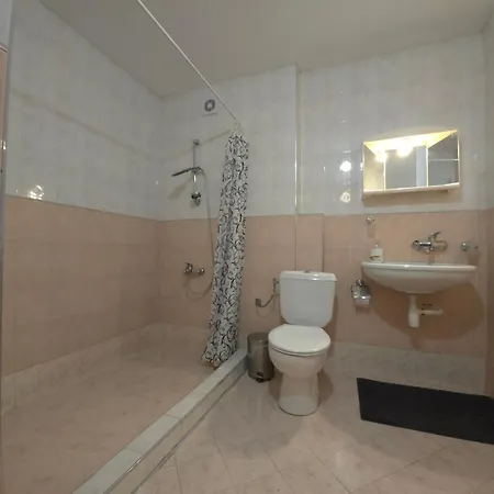 у нико 招待所